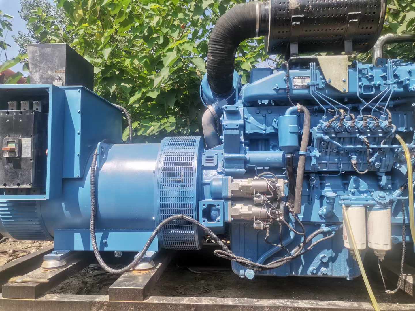 赤城详细说明降低 800kW 柴油发电机输出电流波动的方法