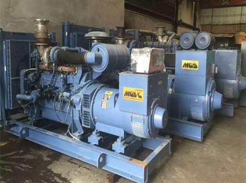 赤城发电机组带负载降电压是什么原因照成的？