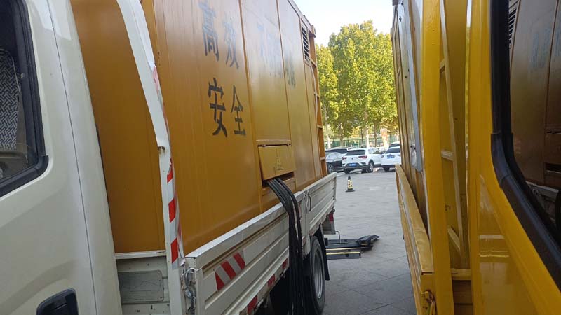 赤城如何判断柴油发电机组和UPS电源的切换时间是否符合要求？