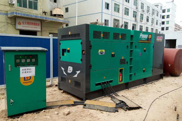 赤城为什么夏季要重点检查发电机组的燃油系统密封性？