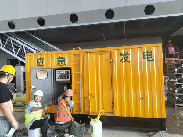 赤城怎样判断空气滤清器是否需要更换？