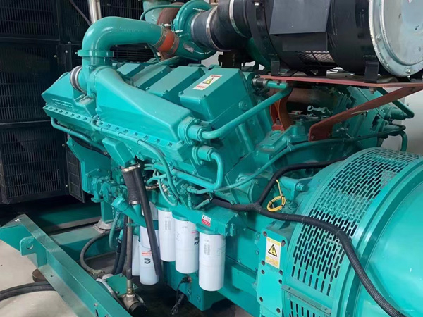 赤城更换100kW柴油发电机组机油时，需要注意哪些事项？